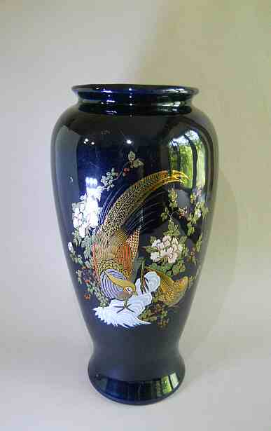 Фото 2. Винтажная Японская ваза кобальт с изображением павлина