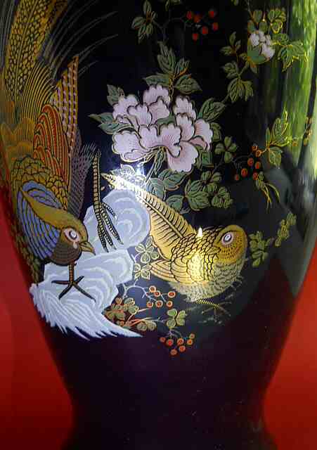 Фото 6. Винтажная Японская ваза кобальт с изображением павлина