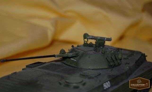 Фото 2. Модель танка БМП-2