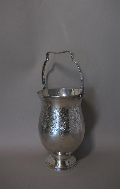 Фото 2. Старинная ваза с ручной инкрустацией