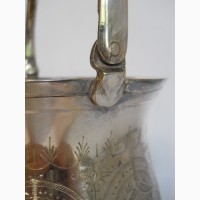 Старинная ваза с ручной инкрустацией