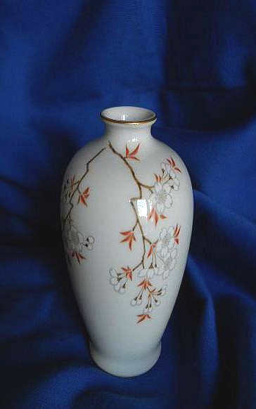 Фото 12. Японская фарфоровая ваза Цветущая Сакура