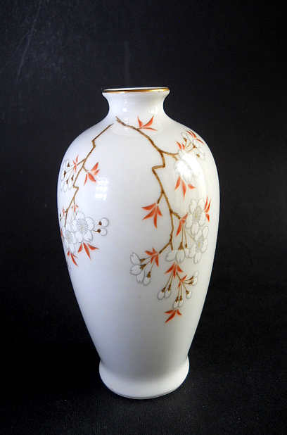 Фото 4. Японская фарфоровая ваза Цветущая Сакура