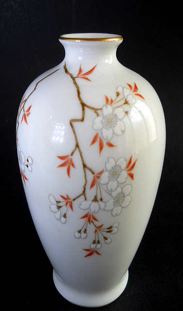 Фото 6. Японская фарфоровая ваза Цветущая Сакура