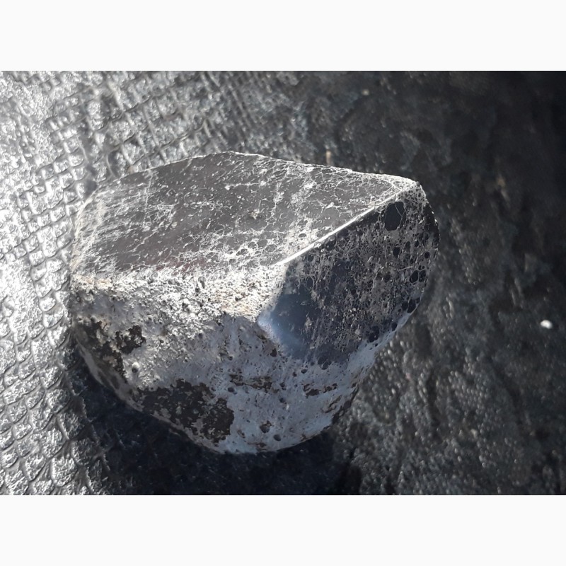 Фото 7. Метеорит марсиянський