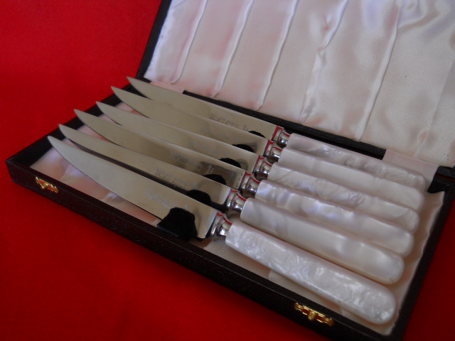 Фото 13. Шесть ножей для стейка с перламутровой ручкой William Adams Sheffield England