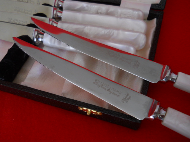 Фото 14. Шесть ножей для стейка с перламутровой ручкой William Adams Sheffield England