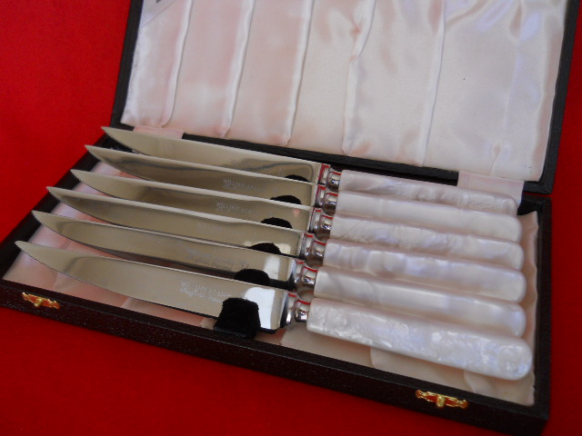Фото 15. Шесть ножей для стейка с перламутровой ручкой William Adams Sheffield England