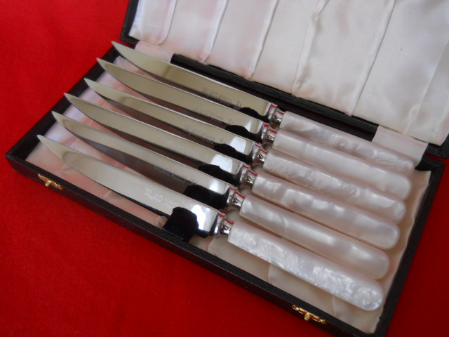 Фото 16. Шесть ножей для стейка с перламутровой ручкой William Adams Sheffield England