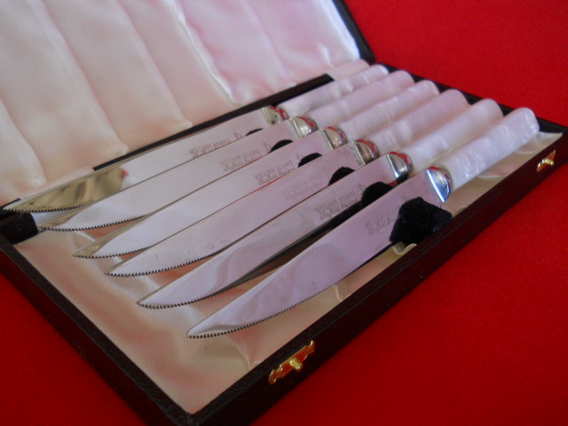 Фото 17. Шесть ножей для стейка с перламутровой ручкой William Adams Sheffield England