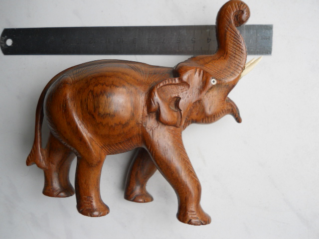 Фото 10. Деревянный слон ручной работы