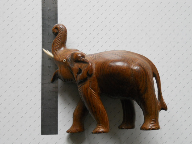 Фото 13. Деревянный слон ручной работы