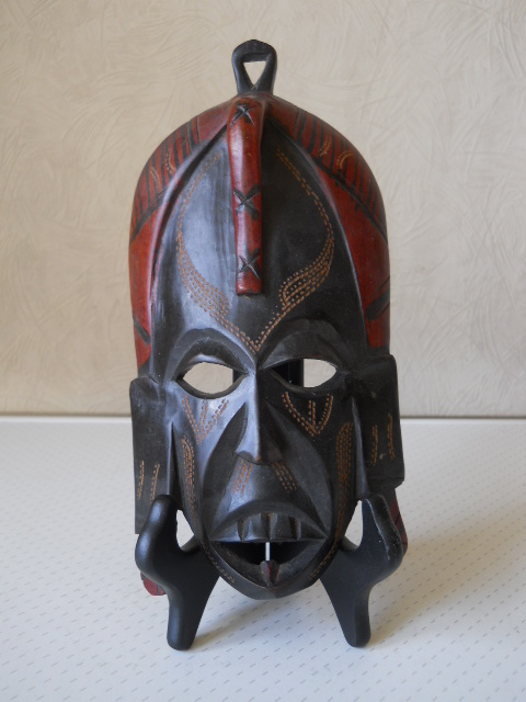 Фото 2. Африканская Кенийская маска из дерева