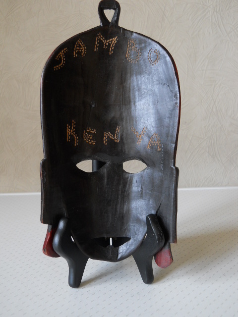 Фото 3. Африканская Кенийская маска из дерева