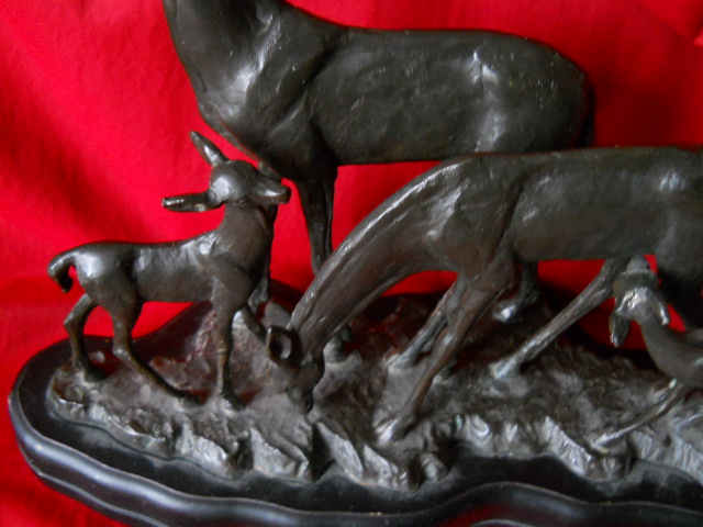 Фото 4. Старинная бронзовая настольная скульптура Семейство оленей