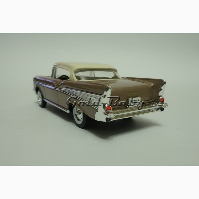 Фото 4. Коллекционная модель машинки Chevrolet Bel Air 1957 1:43