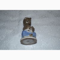 Фарфоровая статуэтка Мишка с балалайкой