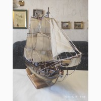 Модель ручной работы парусника конца 17 века