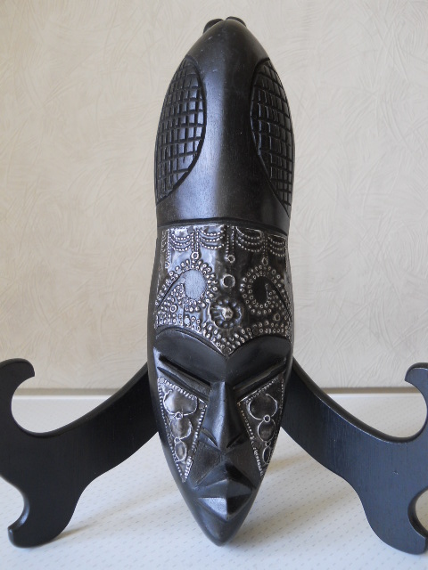Фото 3. Африканская деревянная маска