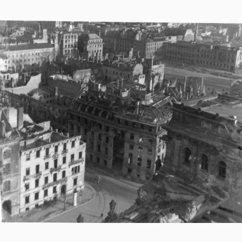 Фото 4. Фото Берлина с купола Рейхстага 1948 г
