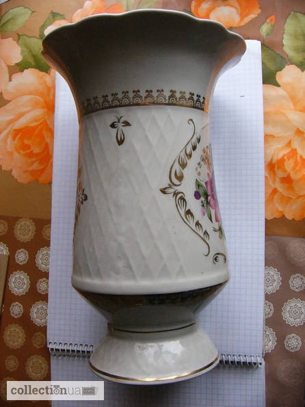 Фото 3. Фарфоровая ваза, Коростень, СССР