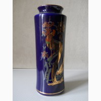 Винтажная китайская ваза с изображением павлина