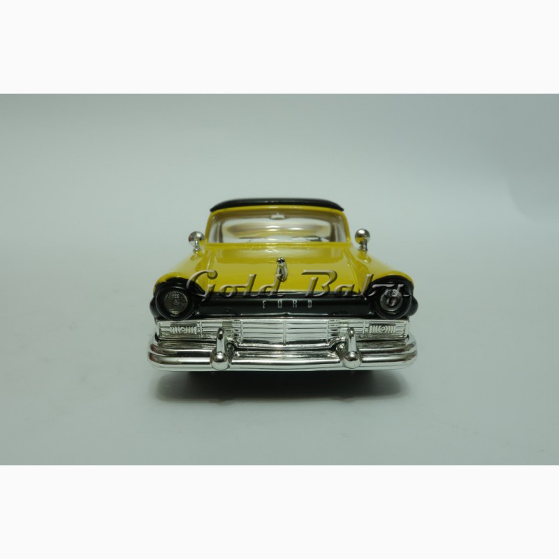 Фото 15. Коллекционная модель машины Ford Ranchero 1957 1:43
