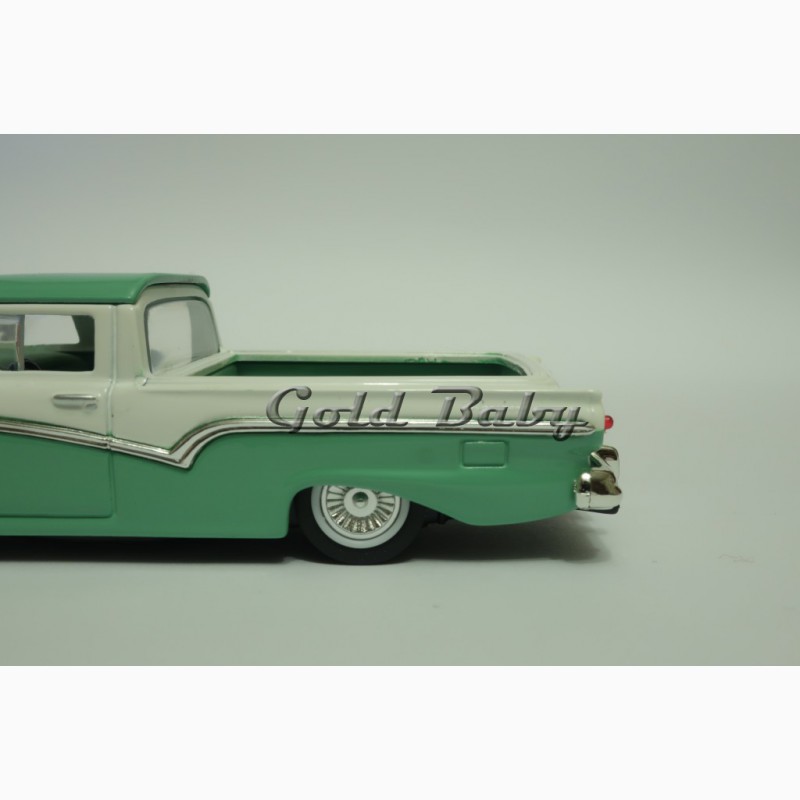 Фото 7. Коллекционная модель машины Ford Ranchero 1957 1:43