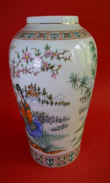 Фото 2. Винтажная Португальская фарфоровая ваза