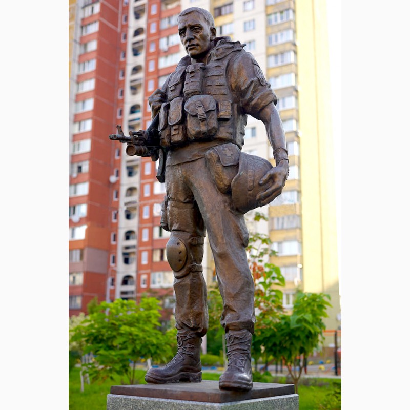 Фото 5. Уникальные памятники погибшим солдатам Украины под заказ