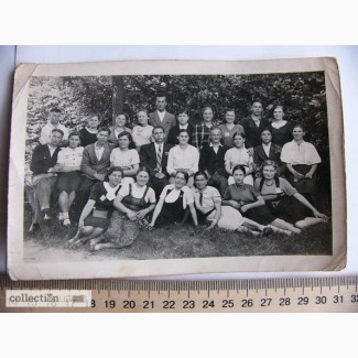 2 постановочных фото из КОНЦЛАГЕРЯ Остарбайтеров, угнанных в Германию. Agfa-Zupex 1943г