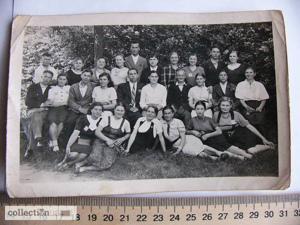 2 постановочных фото из КОНЦЛАГЕРЯ Остарбайтеров, угнанных в Германию. Agfa-Zupex 1943г