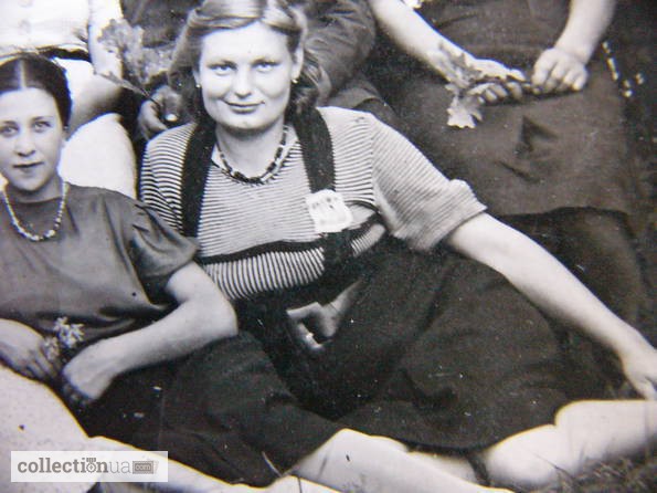 Фото 2. 2 постановочных фото из КОНЦЛАГЕРЯ Остарбайтеров, угнанных в Германию. Agfa-Zupex 1943г