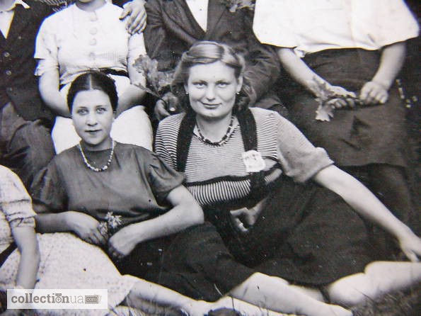 Фото 6. 2 постановочных фото из КОНЦЛАГЕРЯ Остарбайтеров, угнанных в Германию. Agfa-Zupex 1943г