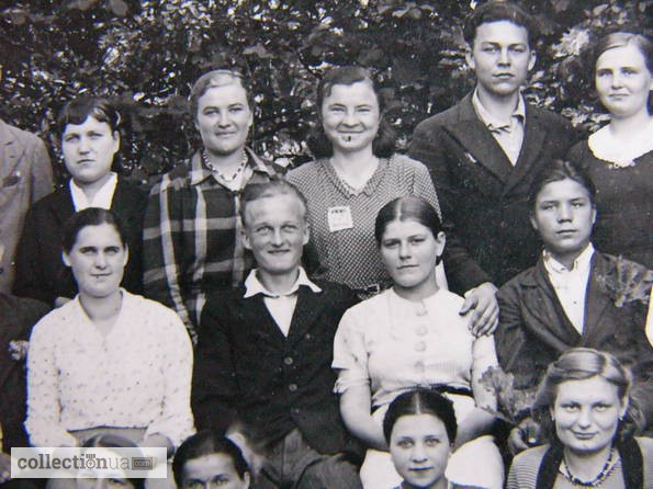Фото 7. 2 постановочных фото из КОНЦЛАГЕРЯ Остарбайтеров, угнанных в Германию. Agfa-Zupex 1943г