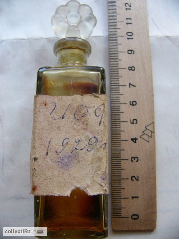 Фото 2. Старинная бутылочка, квадратная, толстое стекло конец 19 нач.20 века