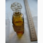 Старинная бутылочка, квадратная, толстое стекло конец 19 нач.20 века