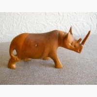 Носорог из дерева