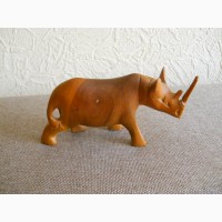 Носорог из дерева