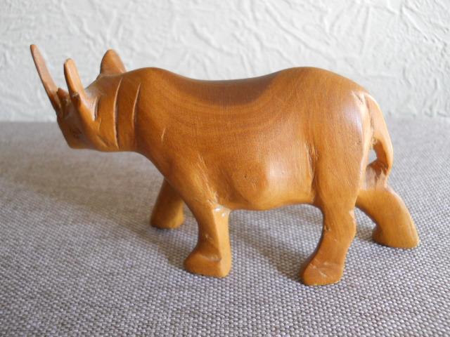 Фото 3. Носорог из дерева