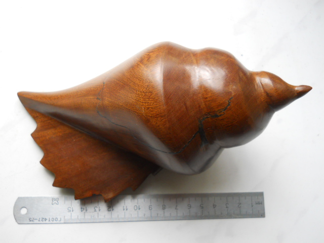 Фото 5. Большая морская ракушка из дерева