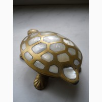 Черепаха -шкатулка из латуни и перламутра