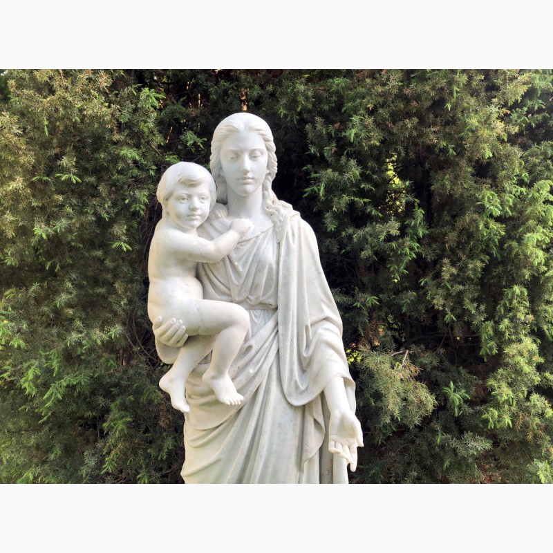 Фото 4. Скульптура Мадонна с младенцем ретроспектива в эпоху Ренессанса