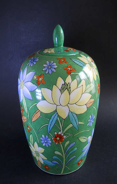Фото 4. Винтажная восточная керамическая ваза с крышкой