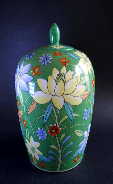Фото 5. Винтажная восточная керамическая ваза с крышкой