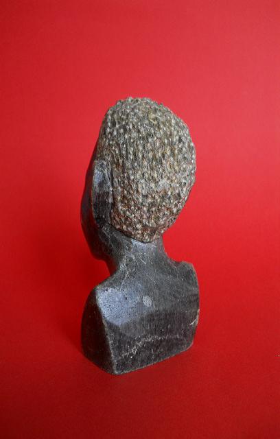 Фото 4. Бюст негритянской головы из натурального камня