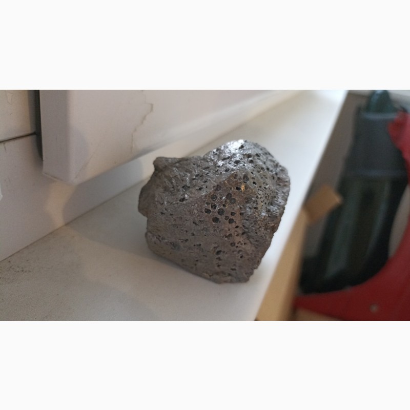 Фото 3. Редкий метеорит