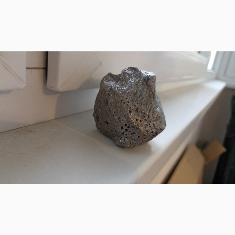 Фото 4. Редкий метеорит