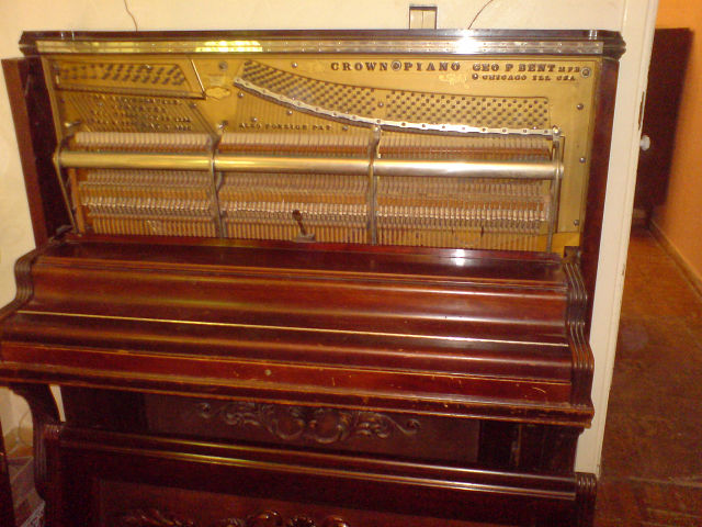 Фото 3. Продам антикварное американское вертикальное пианино Crown конца 19 века