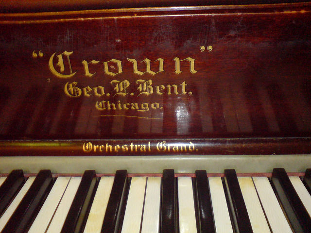 Фото 4. Продам антикварное американское вертикальное пианино Crown конца 19 века